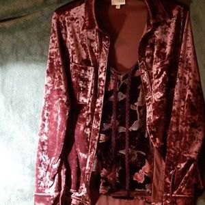 Womens size M velveteen long sleeve shirt with cam